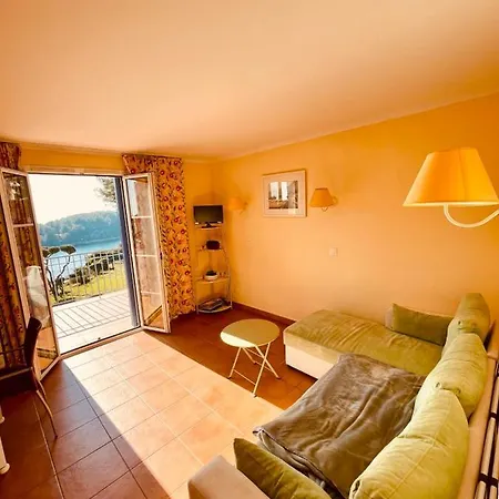 Avec Magnifique Vue Piscine Lac Et Mer Ref Rdl 113 Apartment Saint-Raphael (Var)