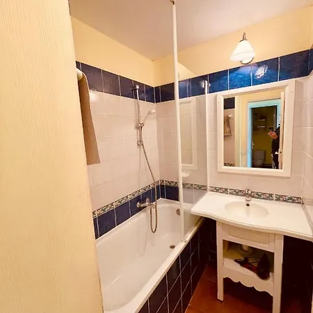 Avec Magnifique Vue Piscine Lac Et Mer Ref Rdl 113 Apartment
